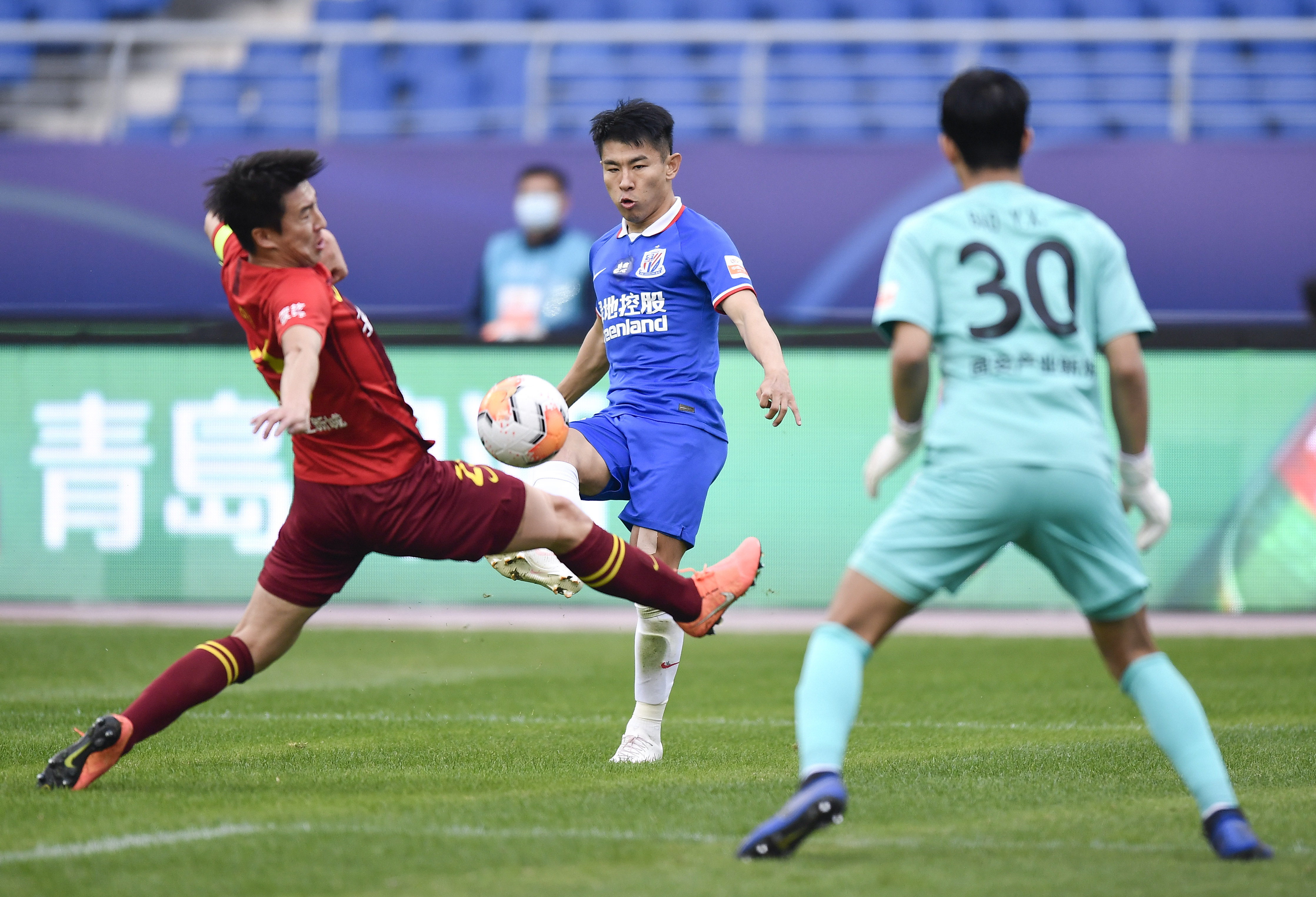 国内足球联赛最新动态，比赛情况及时更新